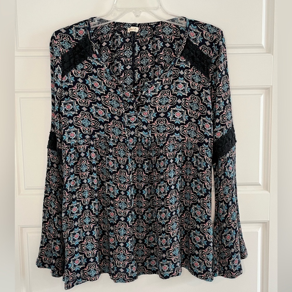 Hollister Boho Lace Floral Babydoll Top Bell Sleeve Size M Peasant Y2K Festival - Picture 2 of 13